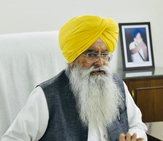 ਪੰਜਾਬ ਵਿੱਚ 1.30 ਲੱਖ ਏਕੜ ਮੀਂਹ, ਗੜੇਮਾਰੀ; ਗੁਰਮੀਤ ਖੁੱਡੀਆਂ ਨੇ ਕੇਂਦਰ ਨੂੰ ਫਸਲਾਂ ਦੇ ਨੁਕਸਾਨ ਦਾ ਮੁਲਾਂਕਣ ਕਰਨ ਲਈ ਟੀਮ ਭੇਜਣ ਦੀ ਅਪੀਲ ਕੀਤੀ, ਤੁਰੰਤ ਰਾਹਤ ਦੀ ਮੰਗ ਕੀਤੀ ਪੰਜਾਬ ਵਿੱਚ 1.30 ਲੱਖ ਏਕੜ ਮੀਂਹ, ਗੜੇਮਾਰੀ; ਗੁਰਮੀਤ ਖੁੱਡੀਆਂ ਨੇ ਕੇਂਦਰ ਨੂੰ ਫਸਲਾਂ ਦੇ ਨੁਕਸਾਨ ਦਾ ਮੁਲਾਂਕਣ ਕਰਨ ਲਈ ਟੀਮ ਭੇਜਣ ਦੀ ਅਪੀਲ ਕੀਤੀ, ਤੁਰੰਤ ਰਾਹਤ ਦੀ ਮੰਗ ਕੀਤੀ