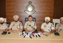 ਵਿਦੇਸ਼ੀ ਸਬੰਧਾਂ ਵਾਲੇ ਨਸ਼ਾ ਅਤੇ ਹਥਿਆਰ ਤਸਕਰੀ ਮਾਡਿਊਲ ਦੇ ਚਾਰ ਕਾਰਕੁੰਨ ਗ੍ਰਿਫਤਾਰ; 9.9 ਕਿਲੋ ਹੈਰੋਇਨ, ਦੋ ਪਿਸਤੌਲਾਂ ਬਰਾਮਦ ਵਿਦੇਸ਼ੀ ਸਬੰਧਾਂ ਵਾਲੇ ਨਸ਼ਾ ਅਤੇ ਹਥਿਆਰ ਤਸਕਰੀ ਮਾਡਿਊਲ ਦੇ ਚਾਰ ਕਾਰਕੁੰਨ ਗ੍ਰਿਫਤਾਰ; 9.9 ਕਿਲੋ ਹੈਰੋਇਨ, ਦੋ ਪਿਸਤੌਲਾਂ ਬਰਾਮਦ