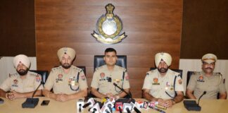 ਵਿਦੇਸ਼ੀ ਸਬੰਧਾਂ ਵਾਲੇ ਨਸ਼ਾ ਅਤੇ ਹਥਿਆਰ ਤਸਕਰੀ ਮਾਡਿਊਲ ਦੇ ਚਾਰ ਕਾਰਕੁੰਨ ਗ੍ਰਿਫਤਾਰ; 9.9 ਕਿਲੋ ਹੈਰੋਇਨ, ਦੋ ਪਿਸਤੌਲਾਂ ਬਰਾਮਦ ਵਿਦੇਸ਼ੀ ਸਬੰਧਾਂ ਵਾਲੇ ਨਸ਼ਾ ਅਤੇ ਹਥਿਆਰ ਤਸਕਰੀ ਮਾਡਿਊਲ ਦੇ ਚਾਰ ਕਾਰਕੁੰਨ ਗ੍ਰਿਫਤਾਰ; 9.9 ਕਿਲੋ ਹੈਰੋਇਨ, ਦੋ ਪਿਸਤੌਲਾਂ ਬਰਾਮਦ