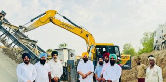 ਚੇਅਰਮੈਨ ਰਣਜੀਤ ਸਿੰਘ ਚੀਮਾ ਨੇ ਹਲਕਾ ਪੱਟੀ ਵਿਖੇ ਨਹਿਰੀ ਨਵੀਨੀਕਰਨ ਪ੍ਰੋਜੈਕਟ ਦਾ ਲਿਆ ਜਾਇਜ਼ਾ ਚੇਅਰਮੈਨ ਰਣਜੀਤ ਸਿੰਘ ਚੀਮਾ ਨੇ ਹਲਕਾ ਪੱਟੀ ਵਿਖੇ ਨਹਿਰੀ ਨਵੀਨੀਕਰਨ ਪ੍ਰੋਜੈਕਟ ਦਾ ਲਿਆ ਜਾਇਜ਼ਾ