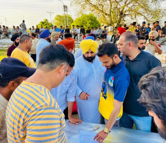 ਹਰਜੋਤ ਬੈਂਸ ਵੱਲੋਂ ਨੌਜਵਾਨਾਂ ਲਈ ਵਿਲੱਖਣ ਪਹਿਲ, ਪੰਜਾਬ ਦੀ ਸਭ ਤੋਂ ਵੱਡੀ ਪ੍ਰੀਮੀਅਰ ਲੀਗ ਨੰਗਲ ਵਿੱਚ ਸ਼ੁਰੂ ਹਰਜੋਤ ਬੈਂਸ ਵੱਲੋਂ ਨੌਜਵਾਨਾਂ ਲਈ ਵਿਲੱਖਣ ਪਹਿਲ, ਪੰਜਾਬ ਦੀ ਸਭ ਤੋਂ ਵੱਡੀ ਪ੍ਰੀਮੀਅਰ ਲੀਗ ਨੰਗਲ ਵਿੱਚ ਸ਼ੁਰੂ