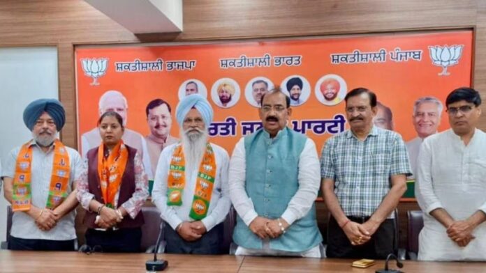ਸ਼੍ਰੋਮਣੀ ਅਕਾਲੀ ਦਲ (PS) ਨੂੰ ਝਟਕਾ, ਸੀਨੀਅਰ ਆਗੂ ਨੇ ਫੜਿਆ BJP ਦਾ ਪੱਲਾ | ਪੰਜਾਬ ਖ਼ਬਰਾਂ