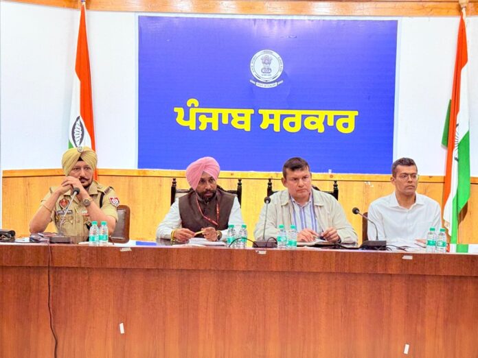 c1c54eee-ee1d-45c3-8ea3-80e2ded2a75e.jpeg ਨੈਸ਼ਨਲ ਕਮਿਸ਼ਨ ਫਾਰ ਸਫ਼ਾਈ ਕਰਮਚਾਰੀ ਦੇ ਉਪ ਚੇਅਰਮੈਨ ਹਰਦੀਪ ਸਿੰਘ ਗਿੱਲ ਨੇ ਸਫਾਈ ਕਰਮਚਾਰੀਆਂ ਦੀਆਂ ਮੁਸ਼ਕਲਾਂ ਸੁਣੀਆਂ