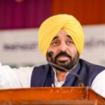 ਕਾਂਗਰਸ, ਭਾਜਪਾ ਅਤੇ ਅਕਾਲੀਆਂ ਨੇ ਆਪਣੇ ਪਰਿਵਾਰਾਂ ਅਤੇ ਰਿਸ਼ਤੇਦਾਰਾਂ ਨੂੰ ਨੌਕਰੀਆਂ ਦਿੱਤੀਆਂ, ਇਸ ਦੇ ਉਲਟ ਅਸੀਂ ਬਿਨਾਂ ਰਿਸ਼ਵਤ ਜਾਂ ਸਿਫ਼ਾਰਸ਼ਾਂ ਦੇ ਆਮ ਲੋਕਾਂ ਨੂੰ ਦਿੱਤੀਆਂ ਨੌਕਰੀਆਂ: ਮੁੱਖ ਮੰਤਰੀ ਭਗਵੰਤ ਸਿੰਘ ਮਾਨ | ਪੰਜਾਬ ਖ਼ਬਰਾਂ ਕਾਂਗਰਸ, ਭਾਜਪਾ ਅਤੇ ਅਕਾਲੀਆਂ ਨੇ ਆਪਣੇ ਪਰਿਵਾਰਾਂ ਅਤੇ ਰਿਸ਼ਤੇਦਾਰਾਂ ਨੂੰ ਨੌਕਰੀਆਂ ਦਿੱਤੀਆਂ, ਇਸ ਦੇ ਉਲਟ ਅਸੀਂ ਬਿਨਾਂ ਰਿਸ਼ਵਤ ਜਾਂ ਸਿਫ਼ਾਰਸ਼ਾਂ ਦੇ ਆਮ ਲੋਕਾਂ ਨੂੰ ਦਿੱਤੀਆਂ ਨੌਕਰੀਆਂ: ਮੁੱਖ ਮੰਤਰੀ ਭਗਵੰਤ ਸਿੰਘ ਮਾਨ | ਪੰਜਾਬ ਖ਼ਬਰਾਂ