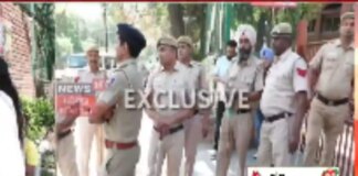 ਚੰਡੀਗੜ੍ਹ ਦੇ ਸਕੂਲਾਂ ਵਿੱਚ ਬੰਬ ਦੀ ਧਮਕੀ ਨਾਲ ਦਹਿਸ਼ਤ, ਬੱਚਿਆਂ ਨੂੰ ਤੁਰੰਤ ਕੱਢਿਆ ਗਿਆ ਬਾਹਰ | ਰਾਸ਼ਟਰੀ ਖਬਰਾਂ ਚੰਡੀਗੜ੍ਹ ਦੇ ਸਕੂਲਾਂ ਵਿੱਚ ਬੰਬ ਦੀ ਧਮਕੀ ਨਾਲ ਦਹਿਸ਼ਤ, ਬੱਚਿਆਂ ਨੂੰ ਤੁਰੰਤ ਕੱਢਿਆ ਗਿਆ ਬਾਹਰ | ਰਾਸ਼ਟਰੀ ਖਬਰਾਂ