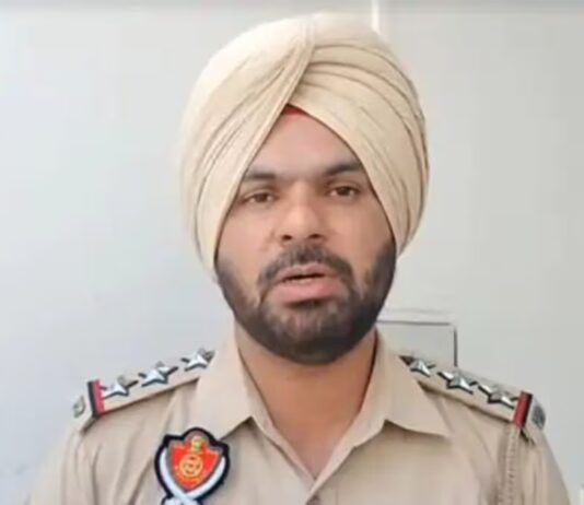 Punjab: ਸਰਕਾਰੀ ਸਕੂਲ ਵਿੱਚ ਇੱਕ ਮਹਿਲਾ ਅਧਿਆਪਕਾ ਨਾਲ ਛੇੜਛਾੜ: ਲੈਬ ‘ਚ ਲਿਜਾ ਕੇ ਚੁੰਮਿਆ, ਗੁਪਤ ਅੰਗਾਂ ਨੂੰ ਛੂਹਿਆ | ਪੰਜਾਬ ਖ਼ਬਰਾਂ Punjab: ਸਰਕਾਰੀ ਸਕੂਲ ਵਿੱਚ ਇੱਕ ਮਹਿਲਾ ਅਧਿਆਪਕਾ ਨਾਲ ਛੇੜਛਾੜ: ਲੈਬ 'ਚ ਲਿਜਾ ਕੇ ਚੁੰਮਿਆ, ਗੁਪਤ ਅੰਗਾਂ ਨੂੰ ਛੂਹਿਆ | ਪੰਜਾਬ ਖ਼ਬਰਾਂ
