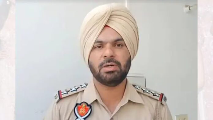 Punjab: ਸਰਕਾਰੀ ਸਕੂਲ ਵਿੱਚ ਇੱਕ ਮਹਿਲਾ ਅਧਿਆਪਕਾ ਨਾਲ ਛੇੜਛਾੜ: ਲੈਬ 'ਚ ਲਿਜਾ ਕੇ ਚੁੰਮਿਆ, ਗੁਪਤ ਅੰਗਾਂ ਨੂੰ ਛੂਹਿਆ | ਪੰਜਾਬ ਖ਼ਬਰਾਂ