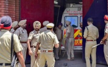 Breaking: เจชเฉฐเจเจพเจฌ เจตเจฟเฉฑเจ เจชเฉเจฒเจฟเจธ เจ
เจคเฉ เจฌเจฆเจฎเจพเจธเจผเจพเจ เจตเจฟเจเจพเจฒเฉ เจเจจเจเจพเจเจเจเจฐ | เจชเฉฐเจเจพเจฌ เฉเจฌเจฐเจพเจ Punjab: เจชเฉเจฐเจพเจเจตเฉเจ เจนเจธเจชเจคเจพเจฒ 'เจ เจเจฟเจกเจจเฉ เจเฉเจฐเจพเจเจธเจชเจฒเจพเจเจ เจฐเฉเจเฉเจ เจฆเจพ เจชเจฐเจฆเจพเจซเจพเจถ, เจกเจพ. เจฎเจจเจชเฉเจฐเฉเจค เจเฉเจฐ เจซเจฐเจพเจฐ | เจชเฉฐเจเจพเจฌ เฉเจฌเจฐเจพเจ