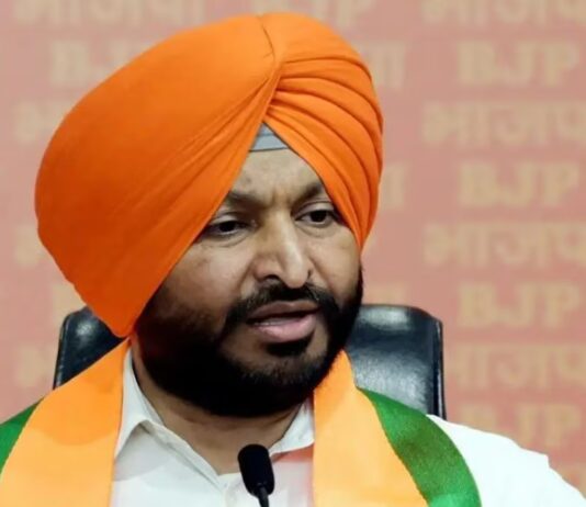 ਪੰਜਾਬ ਸਰਕਾਰ ਦੀ ਕਣਕ ਦੀ ਖਰੀਦ ਵਿੱਚ ਹੋਈ ਢਿੱਲ ‘ਆਪ’ ਦੇ ਕਿਸਾਨ ਵਿਰੋਧੀ ਸ਼ਾਸਨ ਨੂੰ ਉਜਾਗਰ ਕਰਦੀ ਹੈ: ਰਵਨੀਤ ਬਿੱਟੂ | ਪੰਜਾਬ ਖ਼ਬਰਾਂ ਪੰਜਾਬ ਸਰਕਾਰ ਦੀ ਕਣਕ ਦੀ ਖਰੀਦ ਵਿੱਚ ਹੋਈ ਢਿੱਲ 'ਆਪ' ਦੇ ਕਿਸਾਨ ਵਿਰੋਧੀ ਸ਼ਾਸਨ ਨੂੰ ਉਜਾਗਰ ਕਰਦੀ ਹੈ: ਰਵਨੀਤ ਬਿੱਟੂ | ਪੰਜਾਬ ਖ਼ਬਰਾਂ