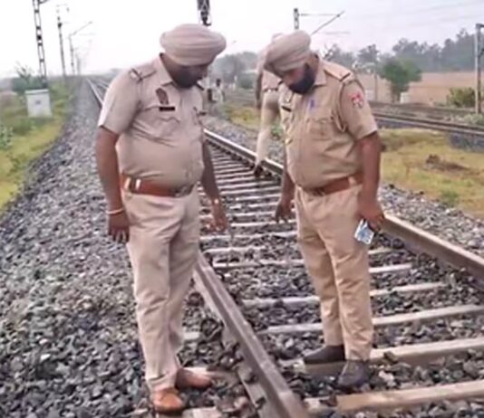 Rajpura-Shambhu Blast: ਧਮਾਕਾ ਕਰਨ ਵਾਲੇ ਦੀ ਹੋਈ ਪਛਾਣ, SSP ਨੇ ਕੀਤੇ ਵੱਡੇ ਖੁਲਾਸੇ | ਪੰਜਾਬ ਖ਼ਬਰਾਂ Rajpura-Shambhu Blast: ਧਮਾਕਾ ਕਰਨ ਵਾਲੇ ਦੀ ਹੋਈ ਪਛਾਣ, SSP ਨੇ ਕੀਤੇ ਵੱਡੇ ਖੁਲਾਸੇ | ਪੰਜਾਬ ਖ਼ਬਰਾਂ