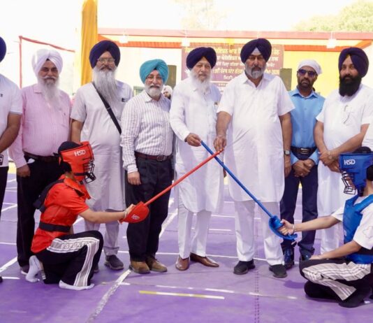 ਲੜਕੀਆਂ ਦੀ 12ਵੀਂ ਰਾਜ ਗੱਤਕਾ ਚੈਂਪੀਅਨਸ਼ਿਪ ਦੀ ਕੋਟਕਪੂਰਾ ਵਿਖੇ ਹੋਈ ਰਸਮੀ ਸ਼ੁਰੂਆਤ : ਡਾ. ਢਿੱਲੋਂ ਲੜਕੀਆਂ ਦੀ 12ਵੀਂ ਰਾਜ ਗੱਤਕਾ ਚੈਂਪੀਅਨਸ਼ਿਪ ਦੀ ਕੋਟਕਪੂਰਾ ਵਿਖੇ ਹੋਈ ਰਸਮੀ ਸ਼ੁਰੂਆਤ : ਡਾ. ਢਿੱਲੋਂ