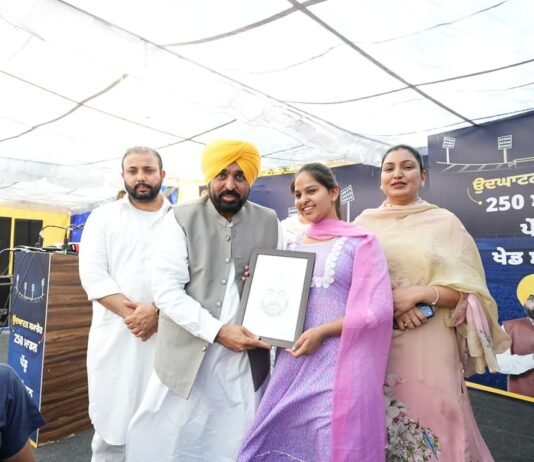 ਮੁੱਖ ਮੰਤਰੀ ਭਗਵੰਤ ਸਿੰਘ ਮਾਨ ਵੱਲੋਂ ਵਿਸ਼ਵ ਪੱਧਰੀ ਸਹੂਲਤਾਂ ਨਾਲ ਲੈਸ 250 ਪੇਂਡੂ ਖੇਡ ਮੈਦਾਨਾਂ ਦਾ ਉਦਘਾਟਨ; ਕਿਹਾ, ਪੰਜਾਬ ਦੇ ਪਿੰਡਾਂ ਤੋਂ ਅੰਤਰਰਾਸ਼ਟਰੀ ਪੱਧਰ ਦੇ ਖਿਡਾਰੀ ਪੈਦਾ ਹੋਣਗੇ ਮੁੱਖ ਮੰਤਰੀ ਭਗਵੰਤ ਸਿੰਘ ਮਾਨ ਵੱਲੋਂ ਵਿਸ਼ਵ ਪੱਧਰੀ ਸਹੂਲਤਾਂ ਨਾਲ ਲੈਸ 250 ਪੇਂਡੂ ਖੇਡ ਮੈਦਾਨਾਂ ਦਾ ਉਦਘਾਟਨ; ਕਿਹਾ, ਪੰਜਾਬ ਦੇ ਪਿੰਡਾਂ ਤੋਂ ਅੰਤਰਰਾਸ਼ਟਰੀ ਪੱਧਰ ਦੇ ਖਿਡਾਰੀ ਪੈਦਾ ਹੋਣਗੇ