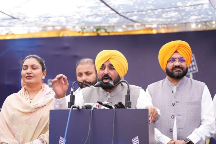 ਭਾਜਪਾ ਦੇ ਹੱਥ 700 ਕਿਸਾਨਾਂ ਦੇ ਖ਼ੂਨ ਨਾਲ ਰੰਗੇ ਹੋਏ, ਪੰਜਾਬ ਕਾਲੇ ਖੇਤੀ ਕਾਨੂੰਨਾਂ ਦੇ ਅਪਮਾਨ ਨੂੰ ਨਹੀਂ ਭੁੱਲੇਗਾ: ਮੁੱਖ ਮੰਤਰੀ ਭਗਵੰਤ ਸਿੰਘ ਮਾਨ