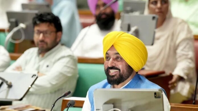 ਵਾਕਆਊਟ ‘ਤੇ ‘ਆਪ’ ਦਾ ਵਾਰ! ਕਾਂਗਰਸ-ਭਾਜਪਾ ਦਾ ‘ਅਸਲੀ ਚਿਹਰਾ’ ਬੇਨਕਾਬ | ਪੰਜਾਬ ਖ਼ਬਰਾਂ