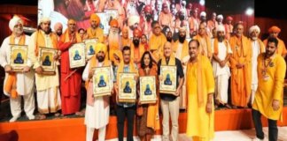 ਅੰਮ੍ਰਿਤਸਰ ਵਿੱਚ ਭਜਨ ਸੰਧਿਆ ਦੌਰਾਨ ਅਰਵਿੰਦ ਕੇਜਰੀਵਾਲ ਅਤੇ CM ਭਗਵੰਤ ਸਿੰਘ ਮਾਨ ਨੇ ਕੀਤੇ ਵੱਡੇ ਐਲਾਨ | ਪੰਜਾਬ ਖ਼ਬਰਾਂ ਅੰਮ੍ਰਿਤਸਰ ਵਿੱਚ ਭਜਨ ਸੰਧਿਆ ਦੌਰਾਨ ਅਰਵਿੰਦ ਕੇਜਰੀਵਾਲ ਅਤੇ CM ਭਗਵੰਤ ਸਿੰਘ ਮਾਨ ਨੇ ਕੀਤੇ ਵੱਡੇ ਐਲਾਨ | ਪੰਜਾਬ ਖ਼ਬਰਾਂ