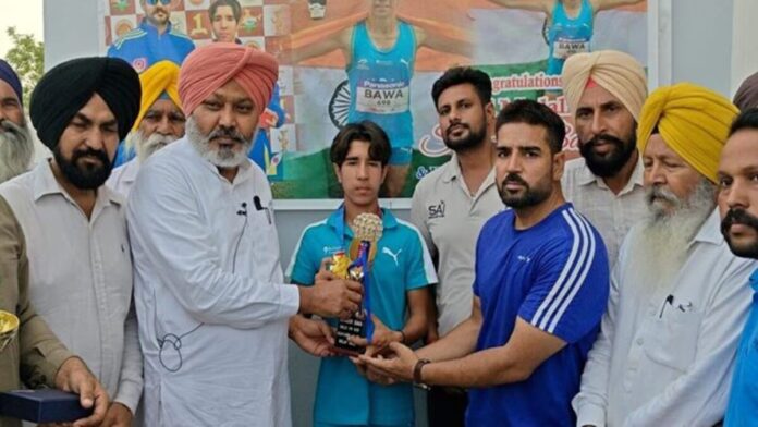 ਹਰਪਾਲ ਸਿੰਘ ਚੀਮਾ ਨੇ ਏਸ਼ੀਆ ਜੂਨੀਅਰ ਗੋਲਡ ਮੈਡਲਿਸਟ ਸਹਿਨੂਰ ਬਾਵਾ ਨੂੰ ਕੀਤਾ ਸਨਮਾਨਿਤ | ਪੰਜਾਬ ਖ਼ਬਰਾਂ