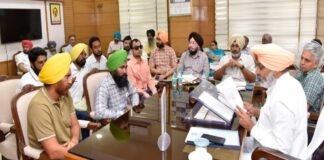 ਪੰਜਾਬ ਸਰਕਾਰ ਦਾ ਵੱਡਾ ਐਲਾਨ, ਠੇਕਾ ਅਤੇ ਆਊਟਸੋਰਸਡ ਮੁਲਾਜ਼ਮਾਂ ਦੇ ਮਸਲੇ ਜਲਦ ਹੋਣਗੇ ਹੱਲ: ਹਰਪਾਲ ਚੀਮਾ | ਪੰਜਾਬ ਖ਼ਬਰਾਂ ਪੰਜਾਬ ਸਰਕਾਰ ਦਾ ਵੱਡਾ ਐਲਾਨ, ਠੇਕਾ ਅਤੇ ਆਊਟਸੋਰਸਡ ਮੁਲਾਜ਼ਮਾਂ ਦੇ ਮਸਲੇ ਜਲਦ ਹੋਣਗੇ ਹੱਲ: ਹਰਪਾਲ ਚੀਮਾ | ਪੰਜਾਬ ਖ਼ਬਰਾਂ