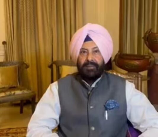 SIR ਨੂੰ ਲੈ ਕੇ ਪੰਜਾਬ ਭਾਜਪਾ ਦਾ ਗੰਭੀਰ ਇਲਜ਼ਾਮ,…ਕੇਵਲ ਢਿੱਲੋਂ ਨੇ EC ਨੂੰ ਪੱਤਰ ਲਿਖ ਕੇ ਕੀਤੀ ਇਹ ਮੰਗ ! ਪੰਜਾਬ ਭਾਜਪਾ ਵੱਲੋਂ 'ਪੰਚ ਤੀਰਥ ਯਾਤਰਾ' ਦੀ ਸ਼ੁਰੂਆਤ, ਕੇਵਲ ਸਿੰਘ ਢਿੱਲੋਂ ਨੇ ਬੱਸਾਂ ਨੂੰ ਦਿਖਾਈ ਹਰੀ ਝੰਡੀ | ਪੰਜਾਬ ਖ਼ਬਰਾਂ