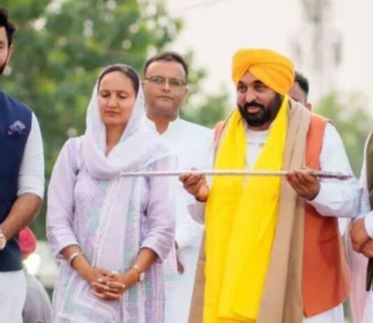 ਪੁਰਾਣੀਆਂ ਪਾਰਟੀਆਂ ਧਰਮ ਦੀ ਦੁਰਵਰਤੋਂ ਕਰਕੇ ਮੈਨੂੰ ਬਦਨਾਮ ਕਰਨ ‘ਤੇ ਤੁਲੀਆਂ: CM ਮਾਨ | ਪੁਰਾਣੀਆਂ ਪਾਰਟੀਆਂ ਧਰਮ ਦੀ ਦੁਰਵਰਤੋਂ ਕਰਕੇ ਮੈਨੂੰ ਬਦਨਾਮ ਕਰਨ 'ਤੇ ਤੁਲੀਆਂ: CM ਮਾਨ | ਪੰਜਾਬ ਖ਼ਬਰਾਂ