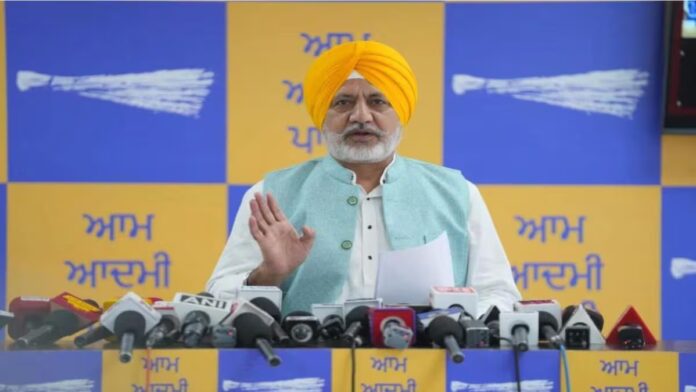 BALTEJ-PANNU-2026-07-b15cffff52932beb10120d0ecd63e1f5-1200x675.jpg 'ਸੱਚ ਕਮਿਸ਼ਨ' ਬਣਾਉਣ ਦੀ ਬਜਾਏ, ਬਾਦਲਾਂ ਨੇ ਸੱਤਾ ਵਿੱਚ ਆਉਂਦੇ ਹੀ ਬੀਬੀ ਖਾਲੜਾ 'ਤੇ ਪਰਚੇ ਦਰਜ ਕੀਤੇ: ਬਲਤੇਜ ਪੰਨੂ | ਪੰਜਾਬ ਖ਼ਬਰਾਂ