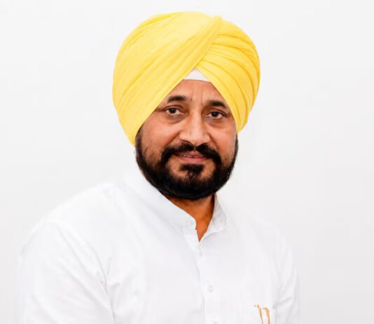 ਚਰਨਜੀਤ ਸਿੰਘ ਚੰਨੀ ਦੇ ਘਰ ਕਾਂਗਰਸੀ ਆਗੂਆਂ ਦੀ ਮੀਟਿੰਗ, 6 ਮੌਜੂਦਾ ਵਿਧਾਇਕਾਂ ਸਮੇਤ 50 ਆਗੂ ਹੋਏ ਸ਼ਾਮਲ | ਪੰਜਾਬ ਖ਼ਬਰਾਂ ਕਾਂਗਰਸ ਨੇ ਚੋਣ ਕਮੇਟੀਆਂ ਦਾ ਕੀਤਾ ਐਲਾਨ, ਚਰਨਜੀਤ ਸਿੰਘ ਚੰਨੀ ਨੂੰ ਮਿਲੀ ਵੱਡੀ ਜ਼ਿੰਮੇਵਾਰੀ | ਪੰਜਾਬ ਖ਼ਬਰਾਂ