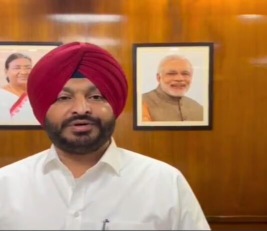 Ravneet Singh Bittu Resigns: เจฐเฉเจฒ เจฐเจพเจ เจฎเฉฐเจคเจฐเฉ เจฐเจตเจจเฉเจค เจธเจฟเฉฐเจ เจฌเจฟเฉฑเจเฉ เจจเฉ เจเจฟเจเจ เจฆเจฟเฉฑเจคเจพ เจ
เจธเจคเฉเจซเจพ, เจเจพเจฃเฉ เจ
เจธเจฒเฉ เจตเจเฉเจนเจพ | เจฐเจพเจธเจผเจเจฐเฉ เจเจฌเจฐเจพเจ USA เจจเจนเฉเจ เจเจธ เจฆเฉเจถ เจตเจฟเฉฑเจ เจฐเจนเจฟเฉฐเจฆเฉ เจนเจจ เจฆเฉเจจเฉเจเจ เจฆเฉ เจธเจญ เจคเฉเจ เจ
เจฎเฉเจฐ เจฒเฉเจ, เจนเจฐ เจเจฆเจฎเฉ เจเฉเจฒ 8.75