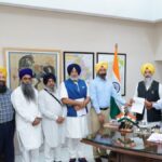 ਜਥੇਦਾਰ ਹਵਾਰਾ ਦੀ ਪੈਰੋਲ ਅਤੇ ਭਾਈ ਰਾਜੋਆਣਾ ਦੀ ਪਟੀਸ਼ਨ ‘ਤੇ ਫੈਸਲੇ ਬਾਰੇ ਪੰਥਕ ਲੀਡਰਾਂ ਦਾ ਵਫਦ ਰਾਜਪਾਲ ਪੰਜਾਬ ਨੂੰ ਮਿਲਿਆ- ਪ੍ਰੋ ਚੰਦੂਮਾਜਰਾ | ਜਥੇਦਾਰ ਹਵਾਰਾ ਦੀ ਪੈਰੋਲ ਅਤੇ ਭਾਈ ਰਾਜੋਆਣਾ ਦੀ ਪਟੀਸ਼ਨ 'ਤੇ ਫੈਸਲੇ ਬਾਰੇ ਪੰਥਕ ਲੀਡਰਾਂ ਦਾ ਵਫਦ ਰਾਜਪਾਲ ਪੰਜਾਬ ਨੂੰ ਮਿਲਿਆ- ਪ੍ਰੋ ਚੰਦੂਮਾਜਰਾ | ਪੰਜਾਬ ਖ਼ਬਰਾਂ