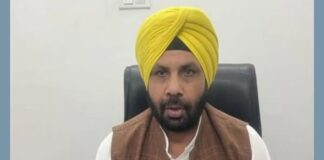 ਸਕੂਲ ਬੈਗ ਮੁਹੱਈਆ ਕਰਵਾਉਣ ਦਾ ਉਦੇਸ਼ ਵਿਦਿਆਰਥੀਆਂ ਨੂੰ ਪੜ੍ਹਾਈ ਲਈ ਉਤਸ਼ਾਹਿਤ ਕਰਨ ਦੇ ਨਾਲ ਮਾਪਿਆਂ ਦੇ ਆਰਥਿਕ ਬੋਝ ਨੂੰ ਵੀ ਘਟਾਉਣਾ – ਹਰਭਜਨ ਸਿੰਘ ਈ.ਟੀ.ਓ. | ਪੰਜਾਬ ਖ਼ਬਰਾਂ 1 ਅਗਸਤ ਨੂੰ ਇੱਕ ਵਾਰ ਫਿਰ ਮਾਵਾਂ-ਧੀਆਂ ਦੇ ਖਾਤਿਆਂ ਵਿੱਚ ਰਕਮ ਜਮ੍ਹਾਂ ਹੋਣ ਸਬੰਧੀ ਸੁਨੇਹੇ ਉਨ੍ਹਾਂ ਦੇ ਮੋਬਾਈਲ ਫੋਨਾਂ 'ਤੇ ਪ੍ਰਾਪਤ ਹੋਣਗੇ: ਹਰਭਜਨ ਸਿੰਘ ETO | ਪੰਜਾਬ ਖ਼ਬਰਾਂ