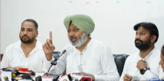 ‘ਵਿਦਿਆਰਥੀਆਂ ਦੇ ਅੱਗੇ ਝੁਕੀ ਹੰਕਾਰੀ ਭਾਜਪਾ…’: ਵਿੱਤ ਮੰਤਰੀ ਹਰਪਾਲ ਚੀਮਾ! ਪੀਐਮ ਮੋਦੀ ਨੇ ਸੂਬੇ ਦੇ ਬਕਾਇਆ ਫੰਡਾਂ ਨੂੰ ਨਜ਼ਰਅੰਦਾਜ਼ ਕਰਕੇ ਪੰਜਾਬ ਦੇ ਹਰ ਵਰਗ ਨੂੰ ਨਿਰਾਸ਼ ਕੀਤਾ: ਹਰਪਾਲ ਸਿੰਘ ਚੀਮਾ | ਪੰਜਾਬ ਖ਼ਬਰਾਂ