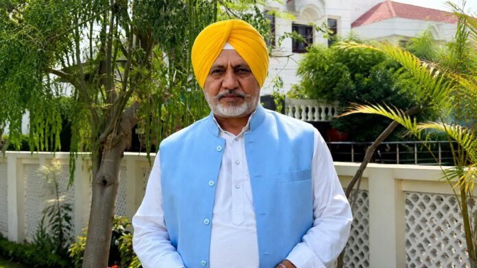 1787956342_BALTEJ-PANNU-2026-07-99d34fc6dde4552120179a20c5c31cb7-1200x675.jpg Moga ਵਿੱਚ ਤਹਿਸੀਲਦਾਰ ਨਾਲ ਬਦਸਲੂਕੀ ਤੋਂ ਬਾਅਦ ਹੱਥੋਪਾਈ; ਪਾੜ ਦਿੱਤੀ ਕਮੀਜ਼