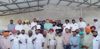 ਸੁਨਾਮ ਹਲਕੇ ਦੇ 8 ਪਿੰਡਾਂ ਨੂੰ ਕਰੀਬ 60 ਲੱਖ ਦੀ ਗ੍ਰਾਂਟ, ਅਮਨ ਅਰੋੜਾ ਨੇ ਸੌਂਪੇ ਵਿਕਾਸ ਕਾਰਜਾਂ ਲਈ ਚੈੱਕ | ਸੁਨਾਮ ਹਲਕੇ ਦੇ 8 ਪਿੰਡਾਂ ਨੂੰ ਕਰੀਬ 60 ਲੱਖ ਦੀ ਗ੍ਰਾਂਟ, ਅਮਨ ਅਰੋੜਾ ਨੇ ਸੌਂਪੇ ਵਿਕਾਸ ਕਾਰਜਾਂ ਲਈ ਚੈੱਕ | ਪੰਜਾਬ ਖ਼ਬਰਾਂ