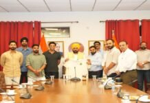CM ਭਗਵੰਤ ਮਾਨ ਸ਼ੇਰ-ਏ-ਪੰਜਾਬ T-20 ਕੱਪ ਦੇ ਖਿਡਾਰੀਆਂ ਨਾਲ ਕੀਤੀ ਮੁਲਾਕਾਤ, ‘ਖੇਡਦਾ ਪੰਜਾਬ, ਵਧਦਾ ਪੰਜਾਬ’ ਦਾ ਦਿੱਤਾ ਸੰਦੇਸ਼| CM ਭਗਵੰਤ ਮਾਨ ਸ਼ੇਰ-ਏ-ਪੰਜਾਬ T-20 ਕੱਪ ਦੇ ਖਿਡਾਰੀਆਂ ਨਾਲ ਕੀਤੀ ਮੁਲਾਕਾਤ, 'ਖੇਡਦਾ ਪੰਜਾਬ, ਵਧਦਾ ਪੰਜਾਬ' ਦਾ ਦਿੱਤਾ ਸੰਦੇਸ਼ | ਪੰਜਾਬ ਖ਼ਬਰਾਂ