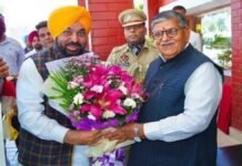 ਜਗਤਾਰ ਸਿੰਘ ਹਵਾਰਾ ਨੂੰ 10 ਦਿਨਾਂ ਦੀ ਪੈਰੋਲ ਲਈ CM ਭਗਵੰਤ ਮਾਨ ਦੀ ਰਾਜਪਾਲ ਨੂੰ ਅਪੀਲ | ਜਗਤਾਰ ਸਿੰਘ ਹਵਾਰਾ ਨੂੰ 10 ਦਿਨਾਂ ਦੀ ਪੈਰੋਲ ਲਈ CM ਭਗਵੰਤ ਮਾਨ ਦੀ ਰਾਜਪਾਲ ਨੂੰ ਅਪੀਲ | ਪੰਜਾਬ ਖ਼ਬਰਾਂ