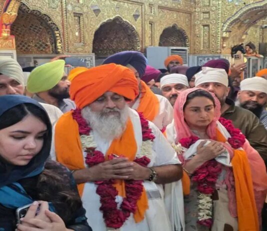 ਨਾਂਦੇੜ ਵਿੱਚ ਸੁਖਬੀਰ ਸਿੰਘ ਬਾਦਲ ‘ਤੇ ਹਮਲਾ, ਘਟਨਾ ਤੋਂ ਪਹਿਲਾਂ ਬਾਦਲ ਪਰਿਵਾਰ ਸਮੇਤ ਸ੍ਰੀ ਹਜ਼ੂਰ ਸਾਹਿਬ ਵਿਖੇ ਹੋਏ ਨਤਮਸਤਕ News18 Punjab