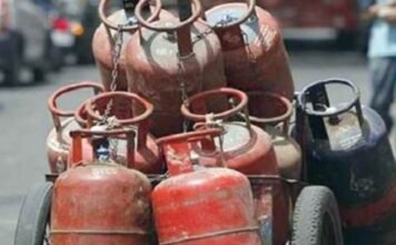 commercial lpg cylinder price cut by 192 rupees atf price increased august 2026 commercial lpg cylinder price cut by 192 rupees atf price increased august 2026 |