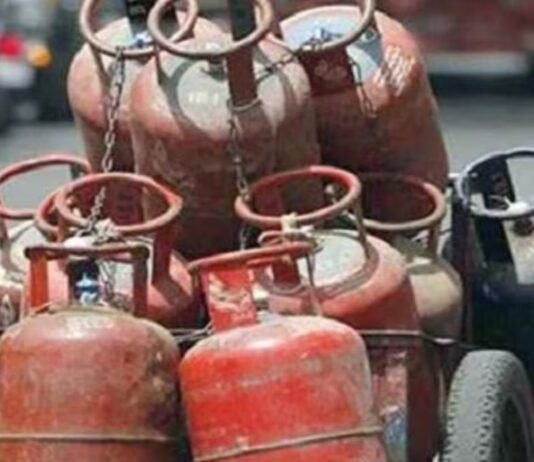 commercial lpg cylinder price cut by 192 rupees atf price increased august 2026 commercial lpg cylinder price cut by 192 rupees atf price increased august 2026 |