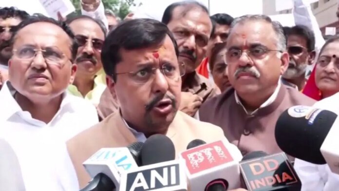 bjp new team update: smriti irani return, new general secretaries and organisational changes |