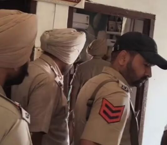amritsar firing in family dispute 50-year-old man injured near batala road | amritsar firing in family dispute 50-year-old man injured near batala road | เจ
เฉฐเจฎเฉเจฐเจฟเจคเจธเจฐ เฉเจฌเจฐเจพเจ (Amritsar News)