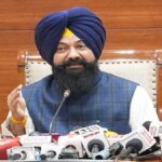 ਜਸਵੀਰ ਸਿੰਘ ਗੜ੍ਹੀ ਨੇ SC ਕਮਿਸ਼ਨ ਦੀ ਚੇਅਰਮੈਨੀ ਤੋਂ ਦਿੱਤਾ ਅਸਤੀਫ਼ਾ | ਜਸਵੀਰ ਸਿੰਘ ਗੜ੍ਹੀ ਨੇ SC ਕਮਿਸ਼ਨ ਦੀ ਚੇਅਰਮੈਨੀ ਤੋਂ ਦਿੱਤਾ ਅਸਤੀਫ਼ਾ
