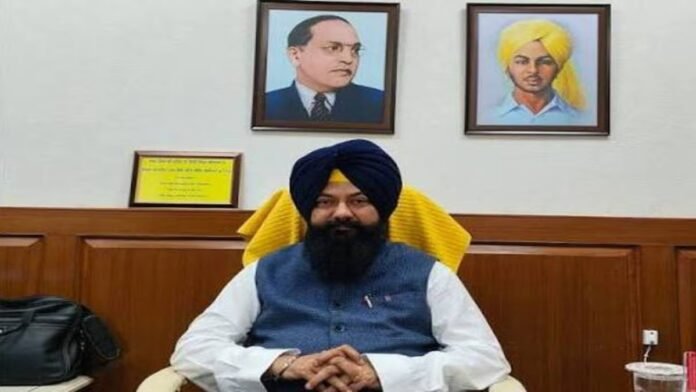 ਚੇਅਰਮੈਨ ਜਸਵੀਰ ਸਿੰਘ ਗੜ੍ਹੀ ਨੇ ਖੁੱਲ੍ਹੇ ਦਰਬਾਰ ਦੌਰਾਨ ਲੋਕਾਂ ਦੀਆਂ ਮੁਸ਼ਕਿਲਾਂ ਸੁਣਕੇ ਕੀਤੀਆਂ ਹੱਲ | ਪੰਜਾਬ ਖ਼ਬਰਾਂ