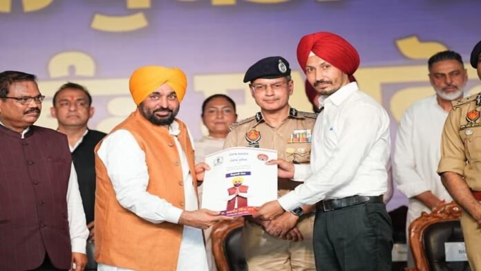 ਪੰਜਾਬ ਸਰਕਾਰ ਵੱਲੋਂ ਹੜਤਾਲੀ ਕਰਮਚਾਰੀਆਂ ’ਤੇ ਵੱਡਾ ਐਕਸ਼ਨ, ਗੈਰਹਾਜ਼ਰ ਕਰਮਚਾਰੀਆਂ ਦੀ...
