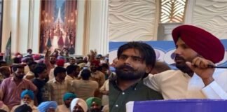 Bathinda: ਕਾਂਗਰਸ ਦੀ ਸਟੇਜ ਤੋਂ ਵੜਿੰਗ ਸਾਹਮਣੇ ਨਾਅਰੇ ਲਗਾਉਣ ਵਾਲਾ ਨਿਕਲਿਆ ‘ਚਿੱਟਾ ਤਸਕਰ’ | Bathinda: ਕਾਂਗਰਸ ਦੀ ਸਟੇਜ ਤੋਂ ਵੜਿੰਗ ਸਾਹਮਣੇ ਨਾਅਰੇ ਲਗਾਉਣ ਵਾਲਾ ਨਿਕਲਿਆ 'ਚਿੱਟਾ ਤਸਕਰ' | ਪੰਜਾਬ ਖ਼ਬਰਾਂ