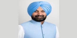 ਪੰਜਾਬ ਭਾਜਪਾ ਨੇ ਨਵੇਂ ਅਹੁਦੇਦਾਰਾਂ ਦਾ ਕੀਤਾ ਐਲਾਨ, ਰਣਜੀਤ ਸਿੰਘ ਗਿੱਲ ਬਣੇ ਸੂਬਾ ਉਪ ਪ੍ਰਧਾਨ | ਪੰਜਾਬ ਭਾਜਪਾ ਨੇ ਨਵੇਂ ਅਹੁਦੇਦਾਰਾਂ ਦਾ ਕੀਤਾ ਐਲਾਨ, ਰਣਜੀਤ ਸਿੰਘ ਗਿੱਲ ਬਣੇ ਸੂਬਾ ਉਪ ਪ੍ਰਧਾਨ | ਪੰਜਾਬ ਖ਼ਬਰਾਂ