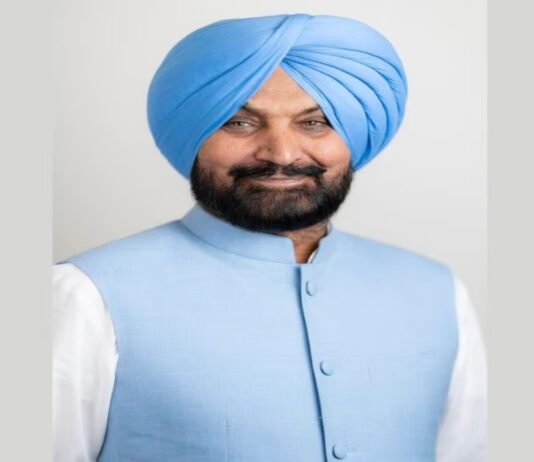 ਪੰਜਾਬ ਭਾਜਪਾ ਨੇ ਨਵੇਂ ਅਹੁਦੇਦਾਰਾਂ ਦਾ ਕੀਤਾ ਐਲਾਨ, ਰਣਜੀਤ ਸਿੰਘ ਗਿੱਲ ਬਣੇ ਸੂਬਾ ਉਪ ਪ੍ਰਧਾਨ | ਪੰਜਾਬ ਭਾਜਪਾ ਨੇ ਨਵੇਂ ਅਹੁਦੇਦਾਰਾਂ ਦਾ ਕੀਤਾ ਐਲਾਨ, ਰਣਜੀਤ ਸਿੰਘ ਗਿੱਲ ਬਣੇ ਸੂਬਾ ਉਪ ਪ੍ਰਧਾਨ | ਪੰਜਾਬ ਖ਼ਬਰਾਂ