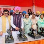 CM Mann ਦੀ ਅਗਵਾਈ ਹੇਠ ਪੰਜਾਬ ਸਰਕਾਰ ਸ਼ਹੀਦਾਂ ਦੇ ਸੁਪਨਿਆਂ ਦਾ ‘ਰੰਗਲਾ ਪੰਜਾਬ’ ਸਿਰਜਣ ਲਈ ਵਚਨਬੱਧ: ਚੀਮਾ| CM Mann ਦੀ ਅਗਵਾਈ ਹੇਠ ਪੰਜਾਬ ਸਰਕਾਰ ਸ਼ਹੀਦਾਂ ਦੇ ਸੁਪਨਿਆਂ ਦਾ ‘ਰੰਗਲਾ ਪੰਜਾਬ’ ਸਿਰਜਣ ਲਈ ਵਚਨਬੱਧ: ਚੀਮਾ | ਪੰਜਾਬ ਖ਼ਬਰਾਂ