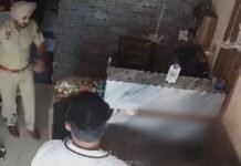 Punjab: ਸਬ ਇੰਸਪੈਕਟਰ ਨੇ 20 ਹਜ਼ਾਰ ਮਹੀਨਾ ਨਾ ਦੇਣ ‘ਤੇ ਹੋਟਲ ਮਾਲਿਕ ਮਹਿਲਾ ਦੇ ਮਾਰੇ ਥੱਪੜ |