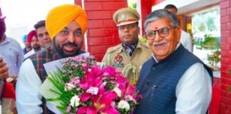 Chief Minister Bhagwant Mann met the Governor regarding a..|