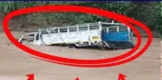 Mohali Heavy Rain | ਪਾਣੀ ਦੇ ਤੇਜ਼ ਵਹਾਅ ‘ਚ ਰੁੜ੍ਹ ਗਈ ਪਿੱਕਅਪ ਗੱਡੀ | Jayanti Majri Waterlogging | News18 |