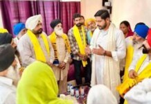 ਅਕਾਲੀ ਦਲ ਨੂੰ ਲੱਗਾ ਵੱਡਾ ਝਟਕਾ; ਕਈ ਪਰਿਵਾਰ ਆਮ ਆਦਮੀ ਪਾਰਟੀ ‘ਚ ਸ਼ਾਮਿਲ | ਪੰਜਾਬ ਖ਼ਬਰਾਂ ਅਕਾਲੀ ਦਲ ਨੂੰ ਲੱਗਾ ਵੱਡਾ ਝਟਕਾ; ਕਈ ਪਰਿਵਾਰ ਆਮ ਆਦਮੀ ਪਾਰਟੀ 'ਚ ਸ਼ਾਮਿਲ | ਪੰਜਾਬ ਖ਼ਬਰਾਂ