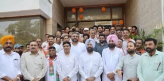 ਪੰਜਾਬ ‘ਚ ਭਾਜਪਾ ਨੂੰ ਵੱਡਾ ਹੁੰਗਾਰਾ: 250 ਤੋਂ ਵੱਧ ਆਗੂ ਪਾਰਟੀ ‘ਚ ਸ਼ਾਮਲ | ਪੰਜਾਬ ‘ਚ ਭਾਜਪਾ ਨੂੰ ਵੱਡਾ ਹੁੰਗਾਰਾ: 250 ਤੋਂ ਵੱਧ ਆਗੂ ਪਾਰਟੀ ‘ਚ ਸ਼ਾਮਲ | ਪੰਜਾਬ ਖ਼ਬਰਾਂ